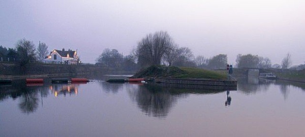 Lock on the river Avon near Harvington